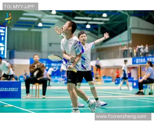 重庆羽毛球队与广州羽毛球队赛后复盘团队协作的精彩瞬间与经验分享